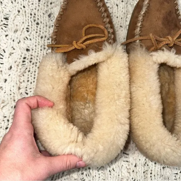 L.L. Bean Wicked Good Genuine Leather and Lamb Shearling Moccasins Womens SZ 8