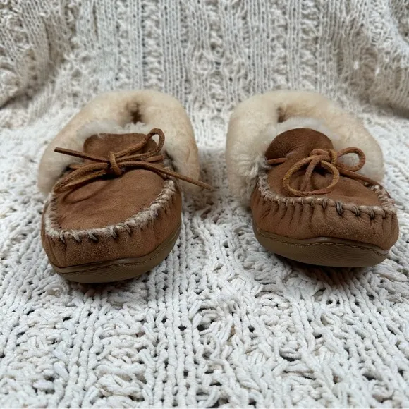 L.L. Bean Wicked Good Genuine Leather and Lamb Shearling Moccasins Womens SZ 8