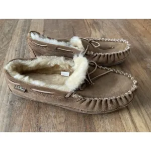 L.L.Bean MEN’s Wicked Good Slippers Moccasins 9 WIDE Suede Tan Comfort Lounge