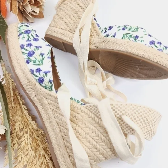 LOFT White Blue Floral Espadrille Wedges Sz 6