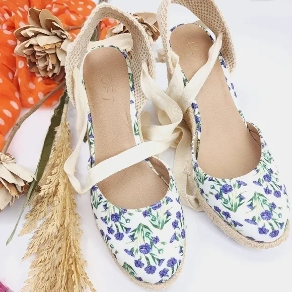 LOFT White Blue Floral Espadrille Wedges Sz 6