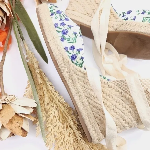 LOFT White Blue Floral Espadrille Wedges Sz 6