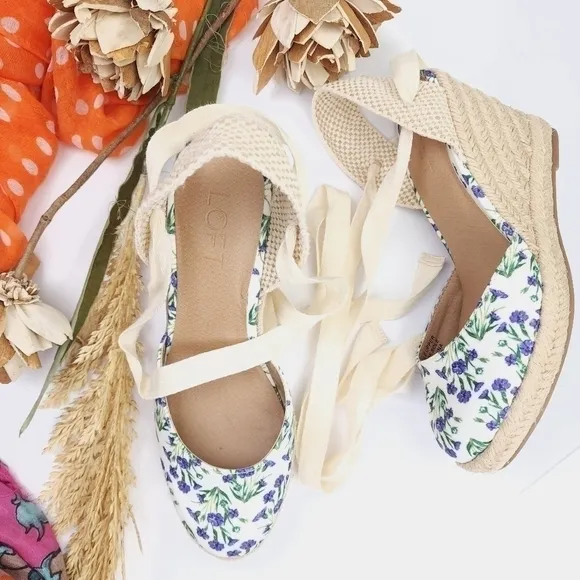 LOFT White Blue Floral Espadrille Wedges Sz 6