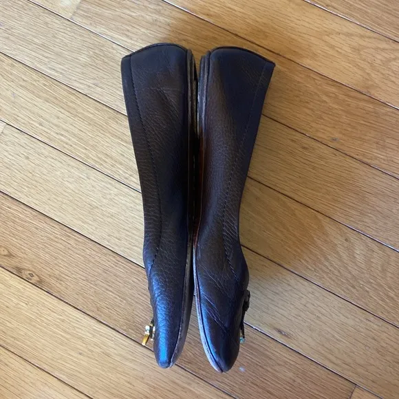 LOUIS VUITTON BALLET FLATS / BROWN LEATHER WITH TASSEL AND LOGO CHARM si…