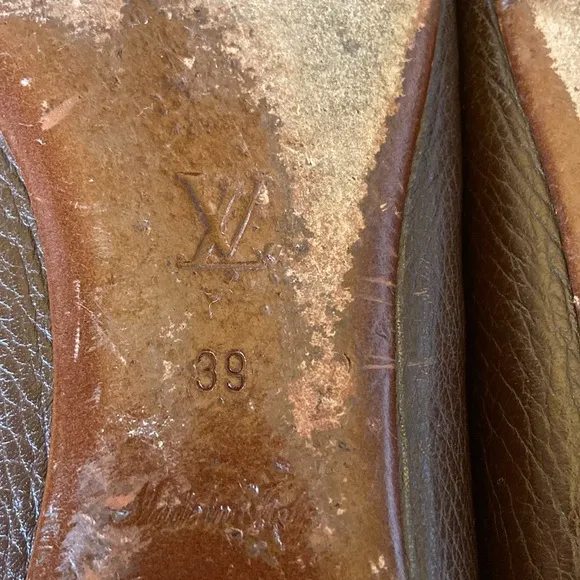 LOUIS VUITTON BALLET FLATS / BROWN LEATHER WITH TASSEL AND LOGO CHARM si…