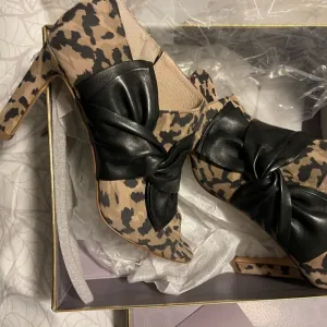 Louise et Cie -Lo-Idols  Open Toe Heeled Shoe Boots 8 1/2- New