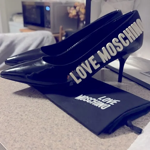 Love Moschino shoes patten leather size 7