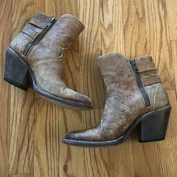 Lucchese sz 6 heeled low cowboy cowgirl boots Brown Leather Ankle good condition