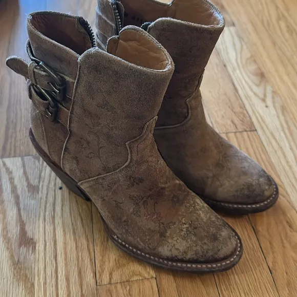 Lucchese sz 6 heeled low cowboy cowgirl boots Brown Leather Ankle good condition