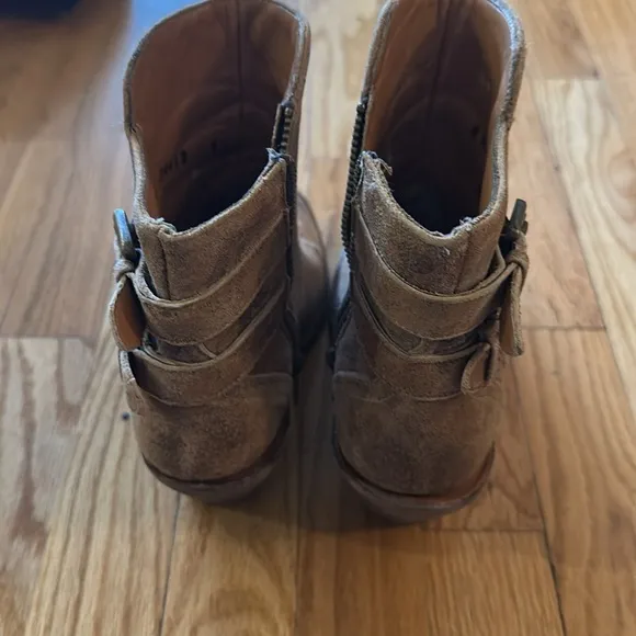 Lucchese sz 6 heeled low cowboy cowgirl boots Brown Leather Ankle good condition
