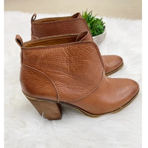 Lucky Brand Boho Brown Leather Distressed Ehllen Heeled Ankle Boots Size 9