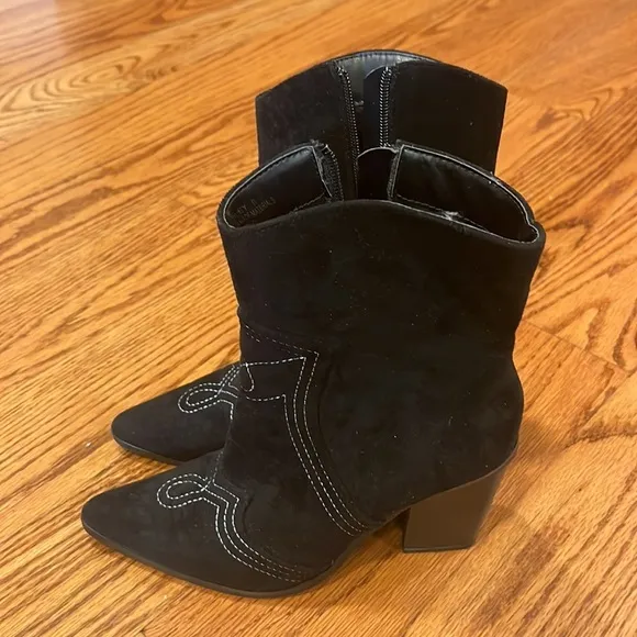 Lulus Woman’s Black Heeled Boots Size 6
