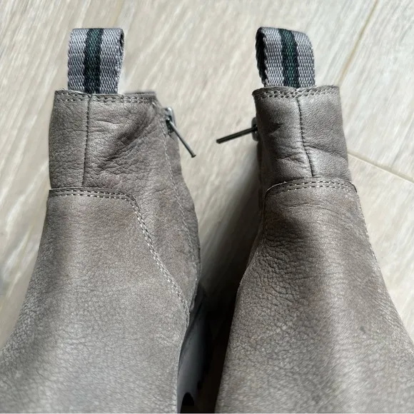 Madewell Boots Shoes The Henry Lugsole Boot in Nubuck Coastal Granite 7.5