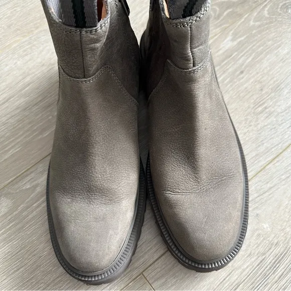 Madewell Boots Shoes The Henry Lugsole Boot in Nubuck Coastal Granite 7.5