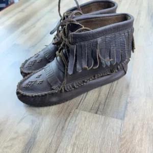 Manitobah Sz L7 Mukluks Harvester Fur Lined Beaded Fringed Suede Leather Vibram