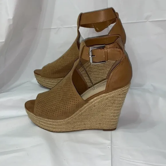 MARC Fisher Hiro2-C Tan Perforated Ankle Strap Espadrille Wedges Size 7M
