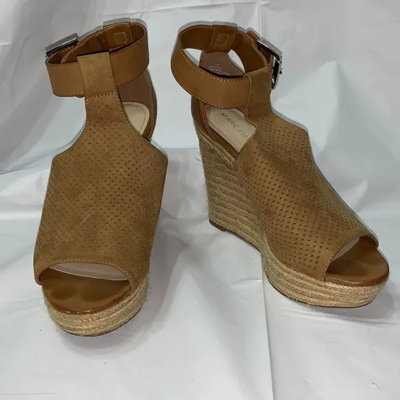 MARC Fisher Hiro2-C Tan Perforated Ankle Strap Espadrille Wedges Size 7M