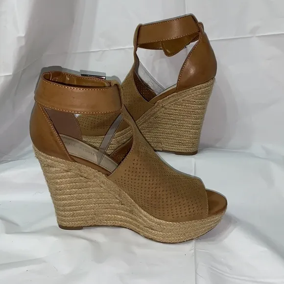 MARC Fisher Hiro2-C Tan Perforated Ankle Strap Espadrille Wedges Size 7M