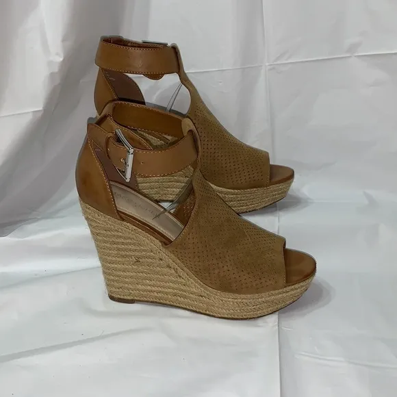 MARC Fisher Hiro2-C Tan Perforated Ankle Strap Espadrille Wedges Size 7M