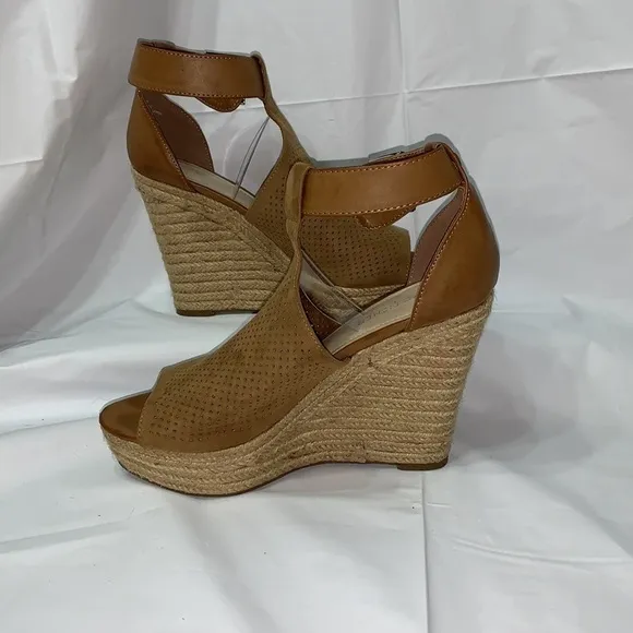 MARC Fisher Hiro2-C Tan Perforated Ankle Strap Espadrille Wedges Size 7M