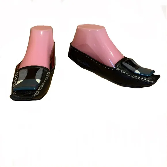MARC JACOBS BLACK LEATHER DRIVING LOAFER SHOES WITH TEAL &amp; CREAM DECOR (36.5)