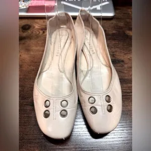 Marc Jacob’s Cream Leather Ballet Flats size 36.5 EU (6.5us)