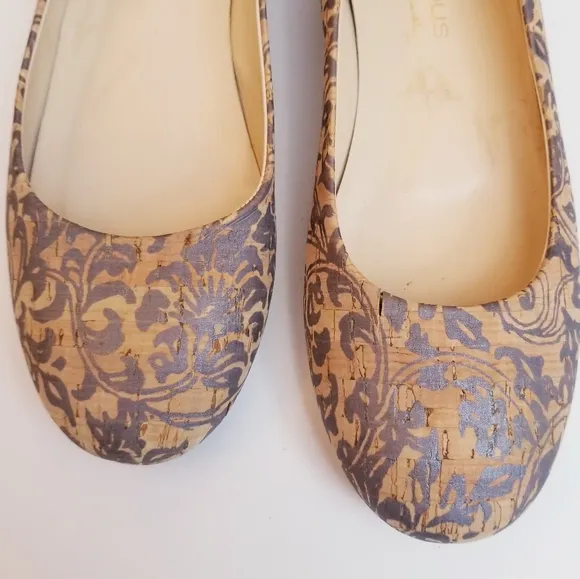 Marchez Vous Natural Cork Flats, Size