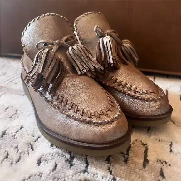 MARTHA STEWART X AEROSOLES Shirley Bronze Metallic Leather Tassle Moccasins 8.5
