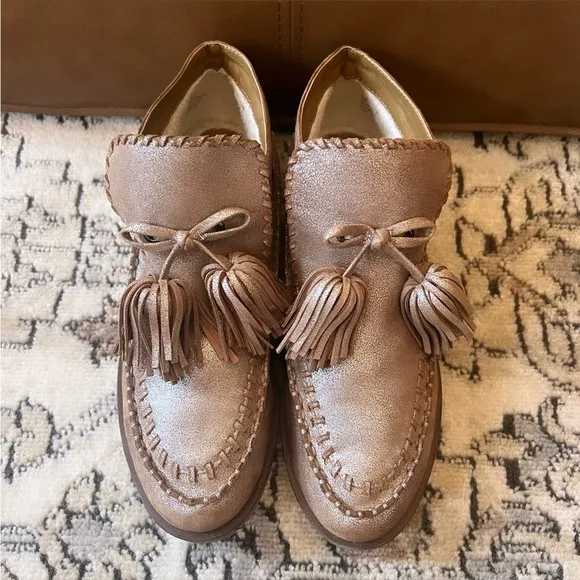 MARTHA STEWART X AEROSOLES Shirley Bronze Metallic Leather Tassle Moccasins 8.5