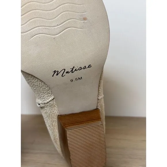 Matisse Women's Size 9.5M Cream Caty Ankle Booties Block Heels Side Zip