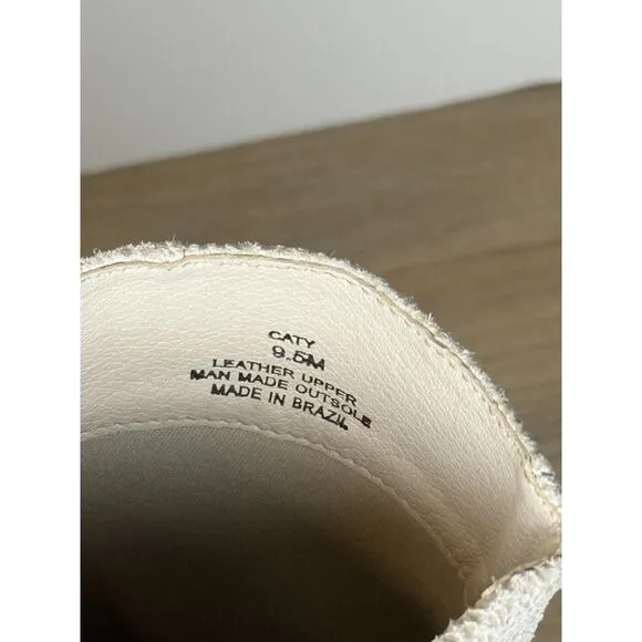 Matisse Women's Size 9.5M Cream Caty Ankle Booties Block Heels Side Zip