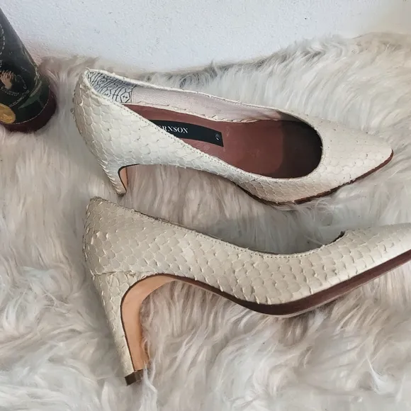 Matt Bernson Beige Croc Leather Pumps - Anthropologie