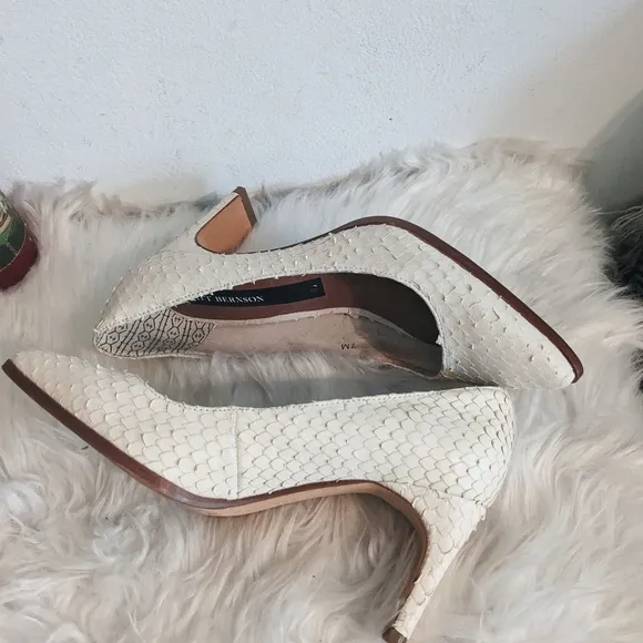 Matt Bernson Beige Croc Leather Pumps - Anthropologie