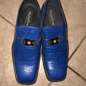 mens blue leather shoes NWOT
