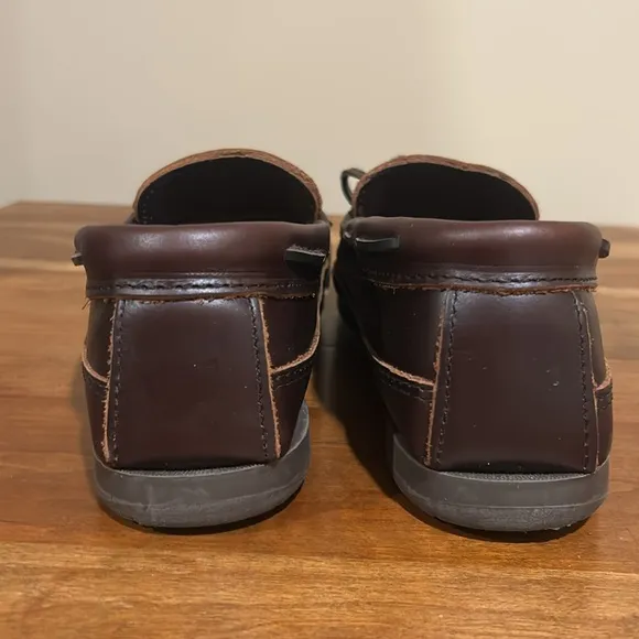 Men’s Minnetonka leather loafers. Size 9-1/2. These are new without box