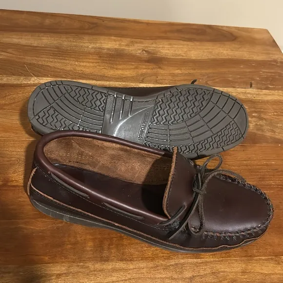 Men’s Minnetonka leather loafers. Size 9-1/2. These are new without box