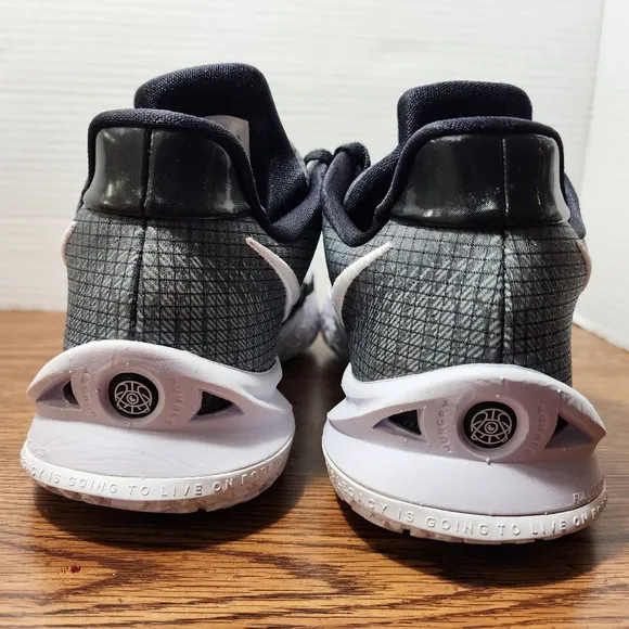 Men's Nike Kyrie Low 4 TB Size 7.5 Black/White