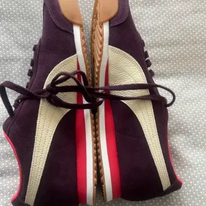Men’s Puma Purple and Cream Retro Sneakers with Textured Sole