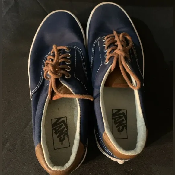 Men’s Vans Era 59 shoes, Navy and Leather Brown color. Size 9, old school.