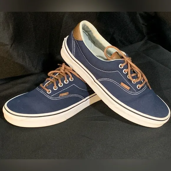 Men’s Vans Era 59 shoes, Navy and Leather Brown color. Size 9, old school.