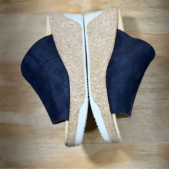 Mephisto Navy Wedge Sandals Women’s Size 8