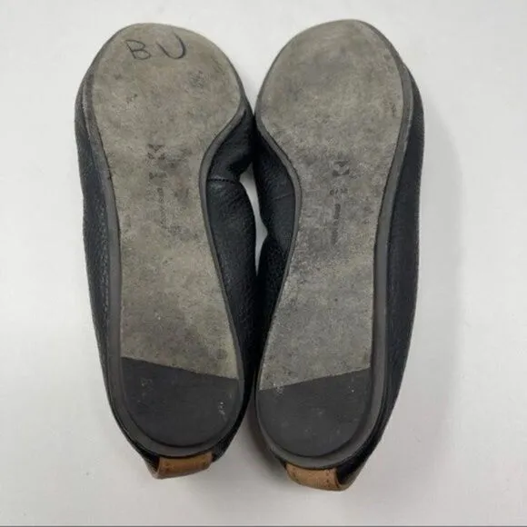 Mercedes Castillo womans black leather ballerina flats BoxE