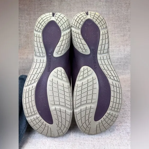 Merrell women’s Encore Ice 5 Moccasins Purple Size 9 slip on comfort shoes