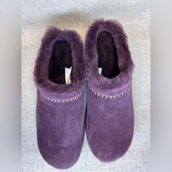 Merrell women’s Encore Ice 5 Moccasins Purple Size 9 slip on comfort shoes