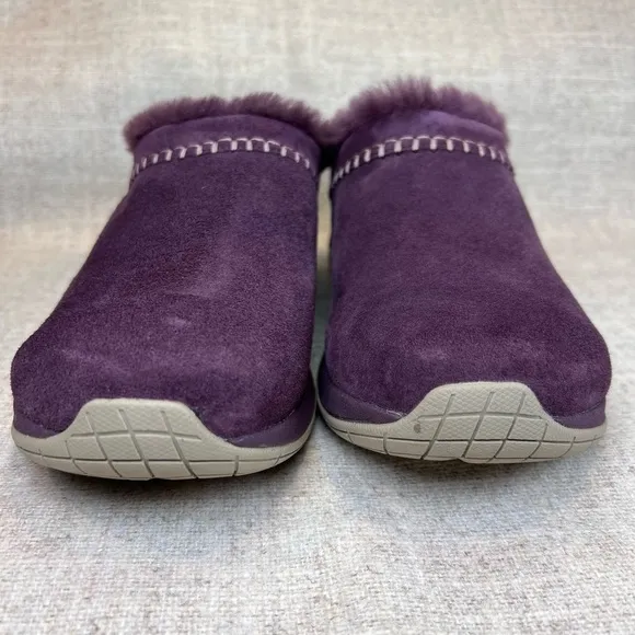 Merrell women’s Encore Ice 5 Moccasins Purple Size 9 slip on comfort shoes