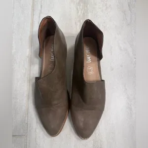 Mi iM Freya Leather Flats Taupe Size 6.5 NWT