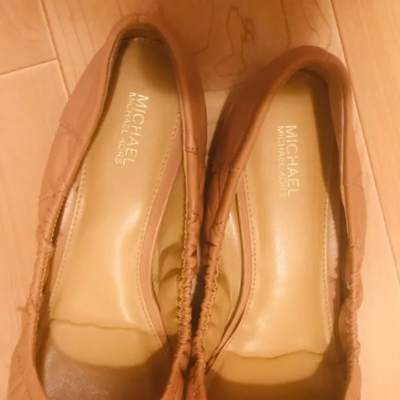 Michael Kors Fulton quilted nude flats