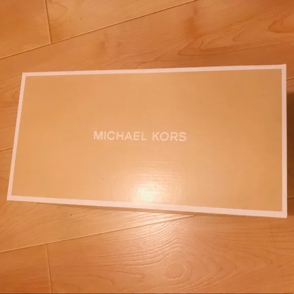Michael Kors Fulton quilted nude flats