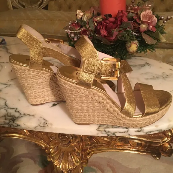Michael Kors gold Giovanni leather espadrille wedges size 7.5 ex condition