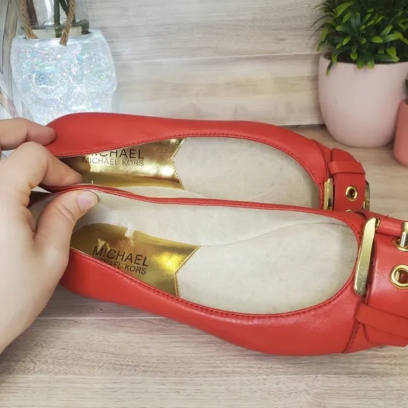 MICHAEL KORS leather ballet flats MK Women's Size 7 Buckle Gold Tones *